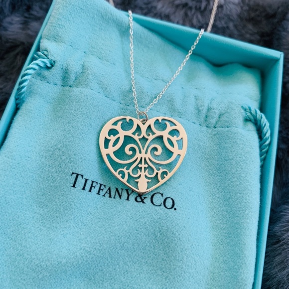 Silver Enchant Medium Heart Necklace 